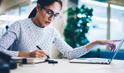 Digital eStatements vs. Paper Statements: Which Claims the Banker’s Budget?